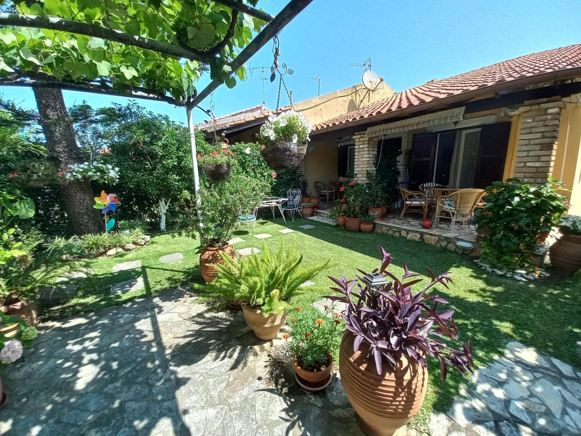 Villa Tina Country Beach Apartments Acharavi  Quarto foto